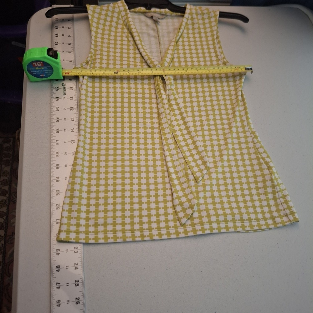 3/$15 Banana Republic XS Yellow Green Geometric Tie Neck V-Neck Blouse - Picture 3 of 7